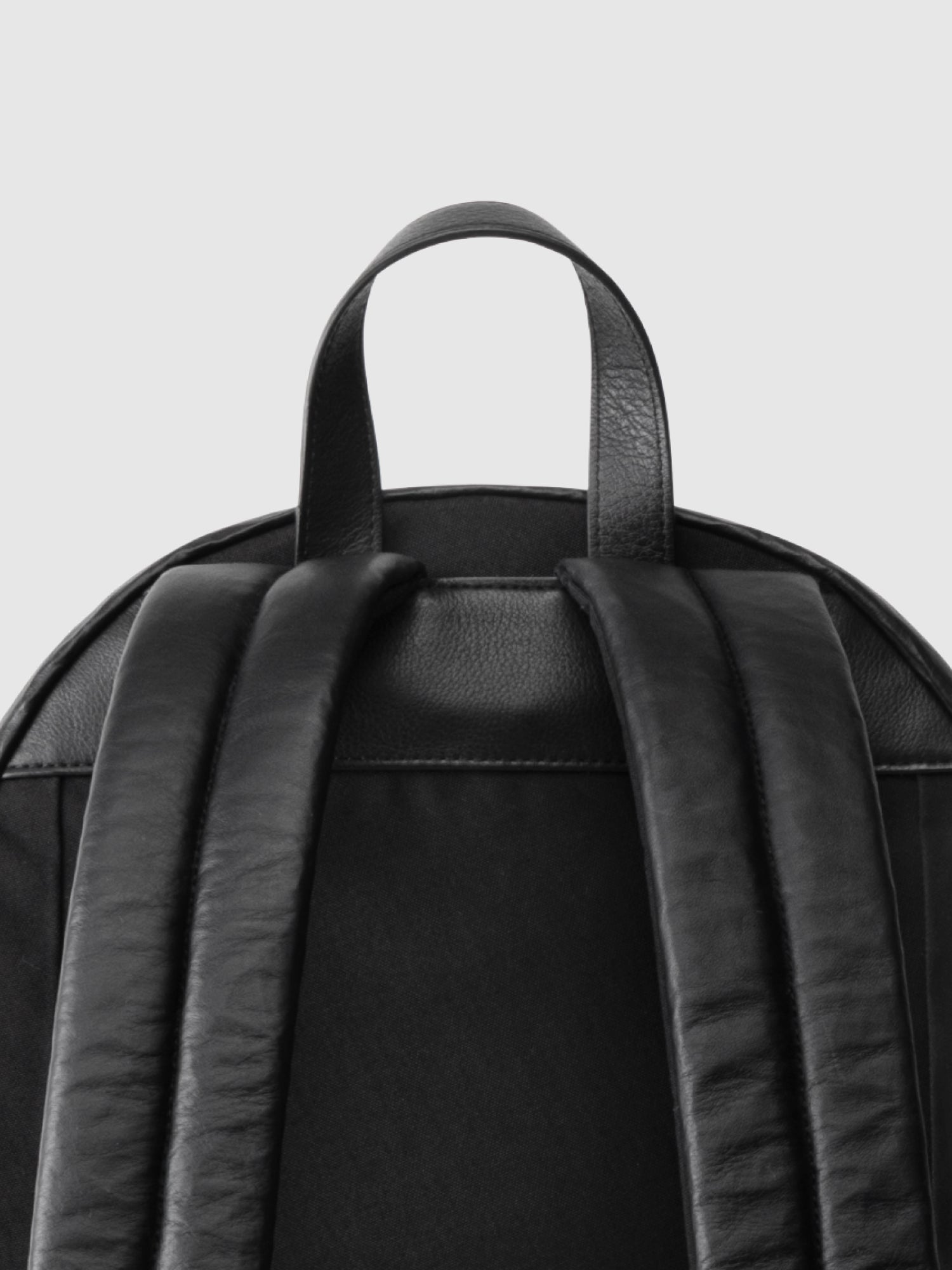 【新発売】LEATHER BACKPACK M 017