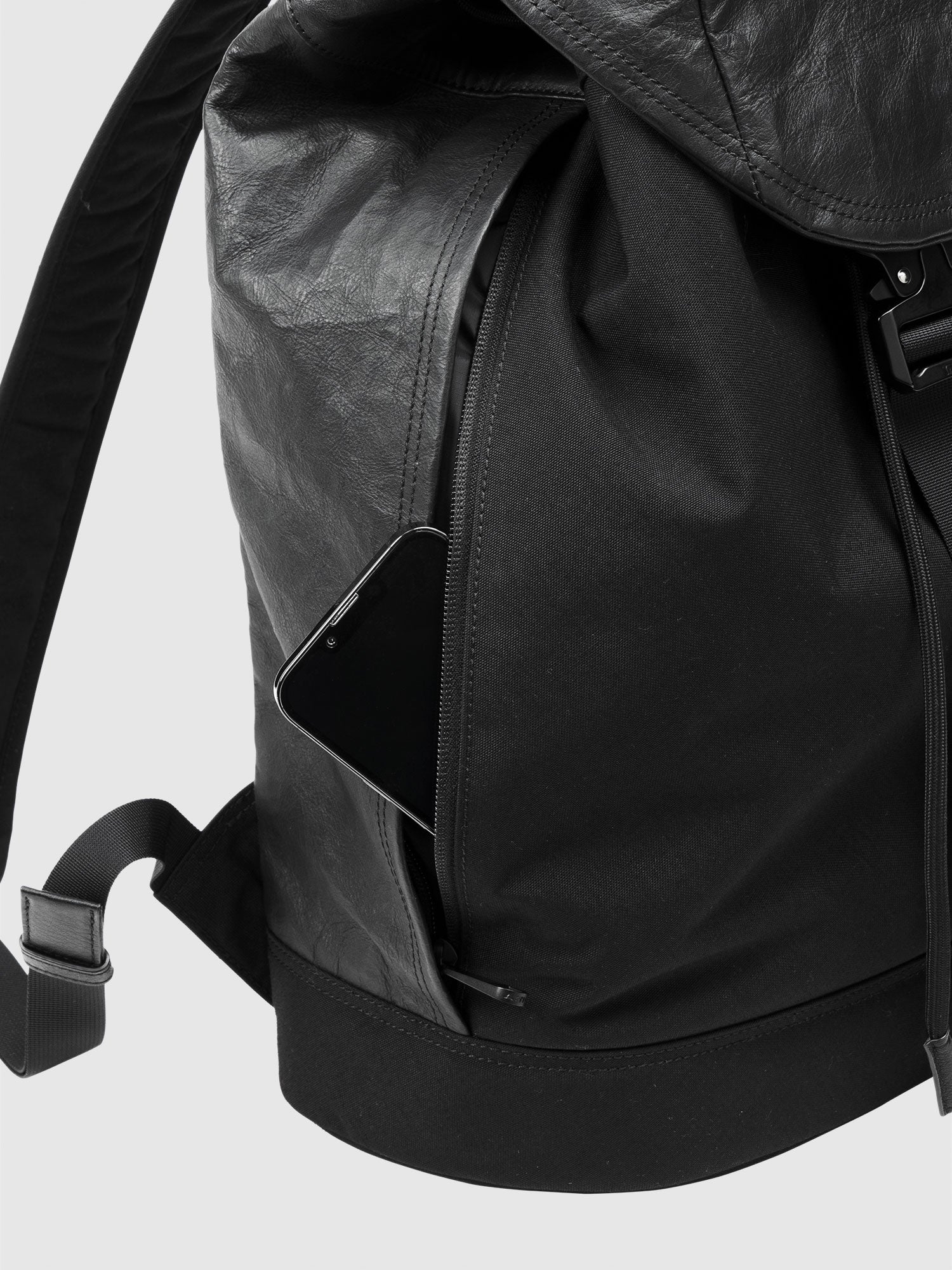 NYLON×LEATHER BACKPACK SF M 010