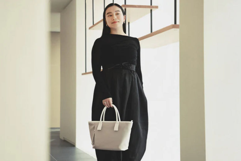 WOMEN'S COLLECTION